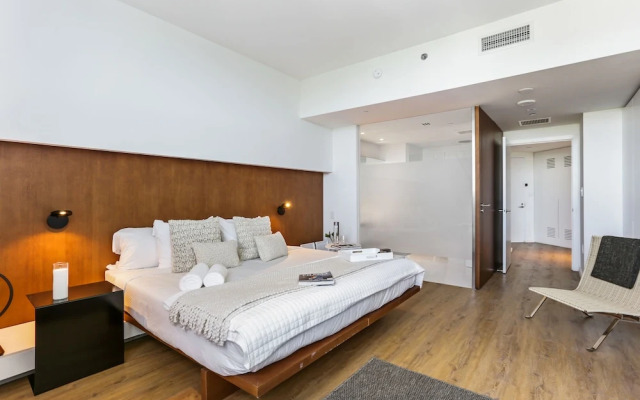 Lyx Suites at One Broadway