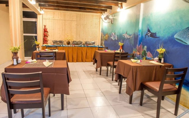 Mandhoo Guesthouse & Dive