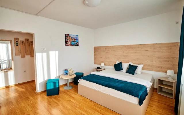 Hotel Roxy & Maryo