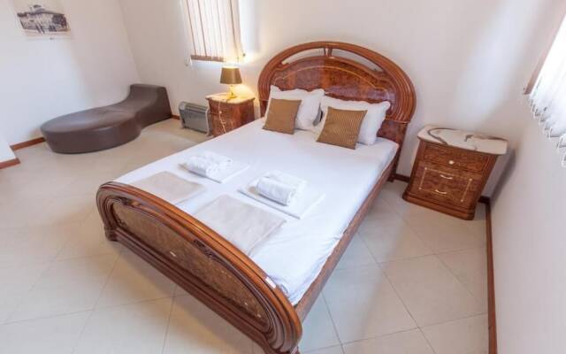 Belgrade Hills Villa and Suites