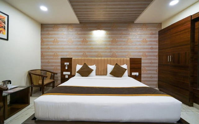 OYO Premium K R Puram