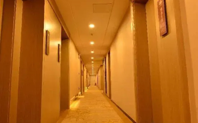 One Yearn Hotel (Zhengzhou CBD Convention and Exhibition Center)