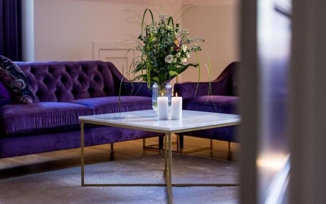 'Gem Suites Hotel Apartments