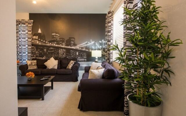 H2u - Woodpecker - Bv480 4 Bedroom Townhouse