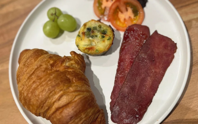 Hikari-Okanagan Sunshine B&B