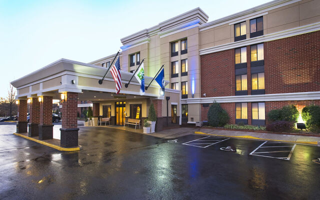 holiday inn express reston/herndon dulles airport