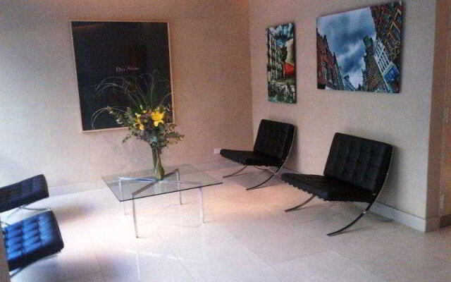 Defensa Suites