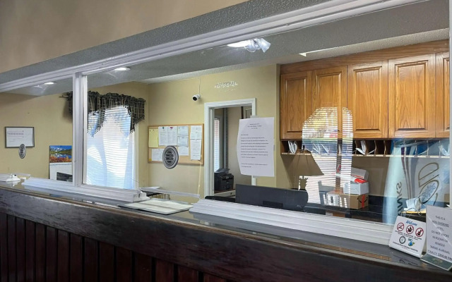 The Admiralty Suites & Inn Memphis Millington