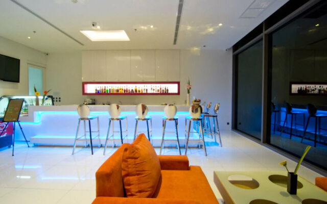 Seven Zea Chic Hotel