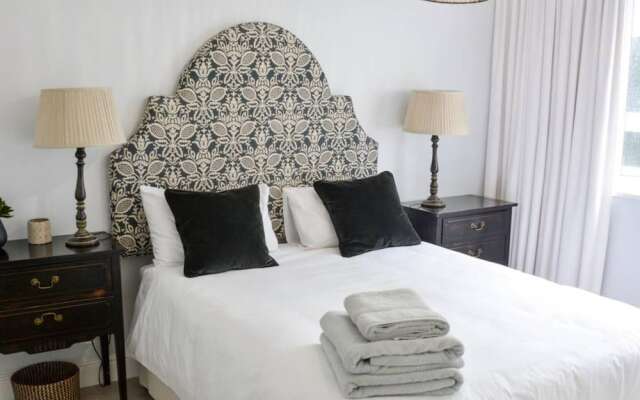 2 Bedroom Apartment Near Sea Point