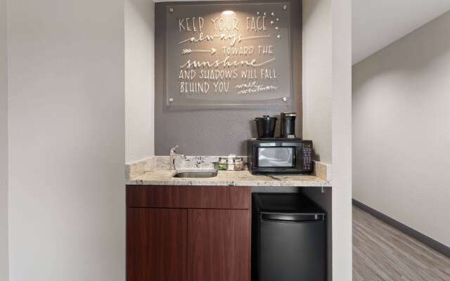 La Quinta Inn & Suites by Wyndham Ft. Pierce