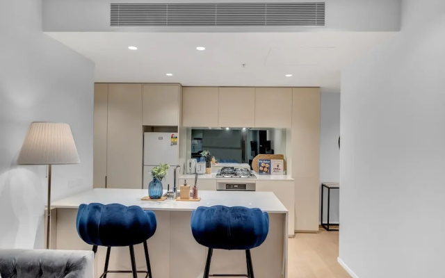 Melbourne Square Apartments