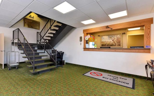 Country Inn & Suites by Radisson, Pierre, SD