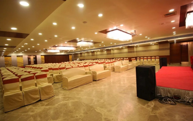 OYO Premium Jubilee Garden Jawahar Road