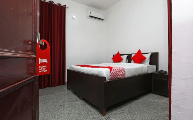 Hotel Indians by OYO Rooms