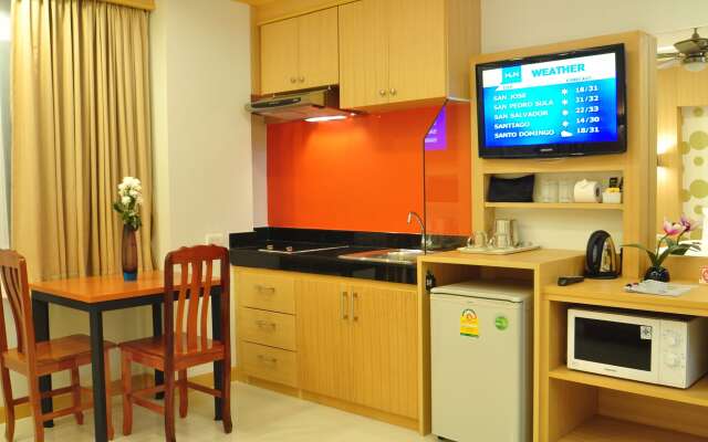 Green Harbor Hotel & Service Apartment