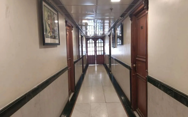 Hotel Highway Inn