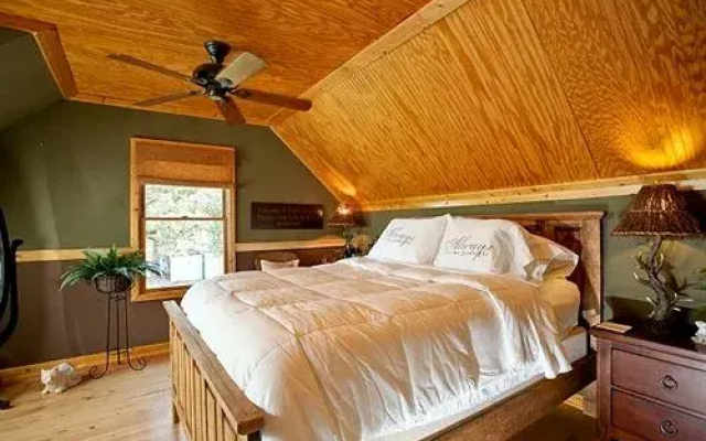 Timber Oaks Bed  Breakfast