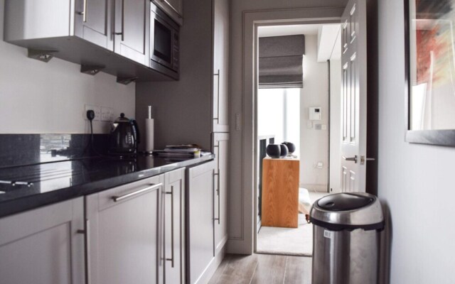 Luxurious 2 Bedroom Penthouse With Balcony