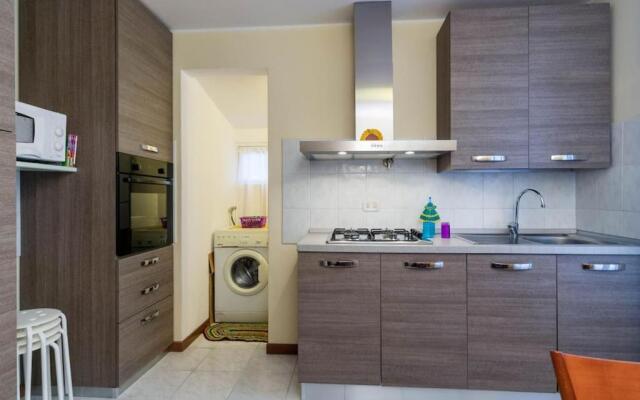 Apartment Effort Off c.d.c