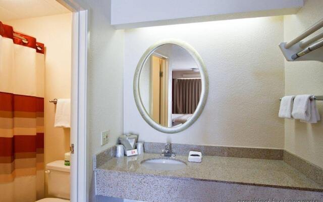 Red Roof Inn PLUS+ Boston - Framingham