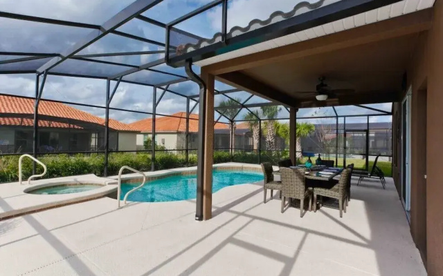 4176 Oaktree Drive 6 Bedroom Home by Redawning
