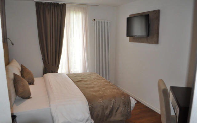 Hotel De Savoie