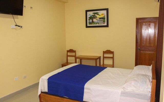 Hostal Cordillera Azul