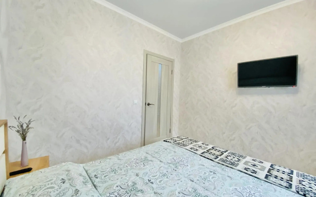 Апартаменты «ЛИЛОВЫЙ ЗАКАТ ЕВРО-2» на улице Красных партизан 1/4к5