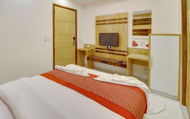 Revels Plum Hotel At New Delhi Railway Station