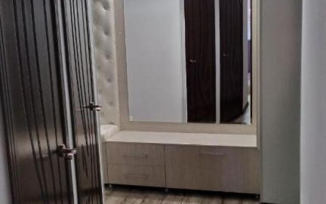 Apartment near Farkhadskiy bazar