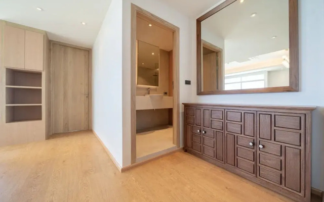 Sea View Chic Design 2BR Karon Condo 16C