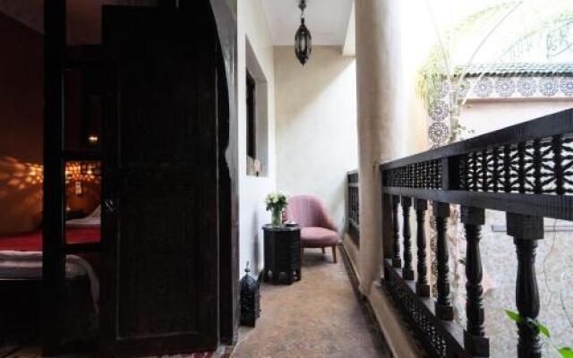 Riad Mur Akush