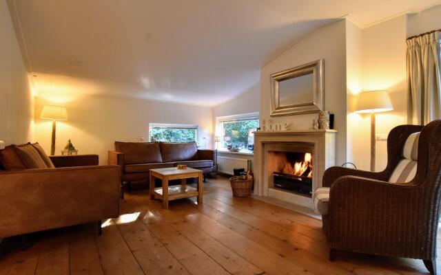 Attractive Bungalow With Sauna and hot tub