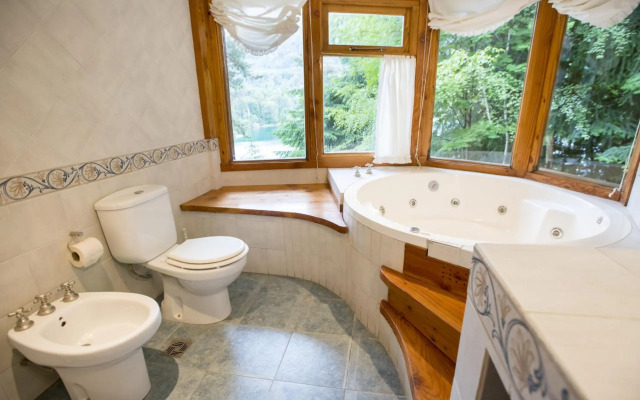 BOG Le Pommier - Cabañas con vista al Lago y piscina climatizada