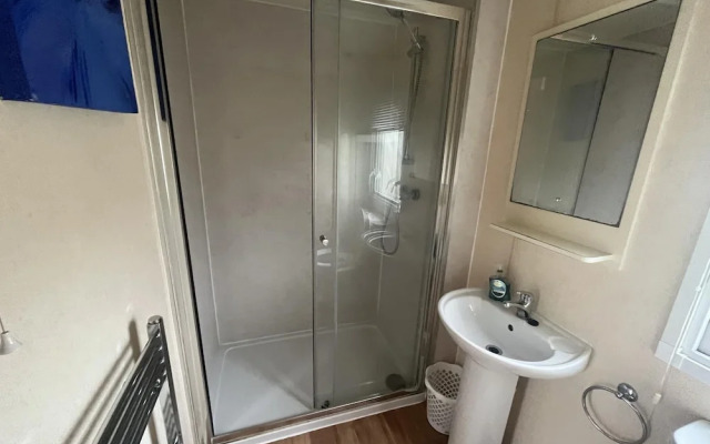 Super Pet Friendly 2 Bedroom Caravan Heacham Beach