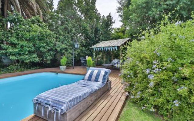 Three Oaks Bed  Breakfast