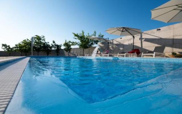 Beautiful apartments with balcony - Apartments Skoblara II