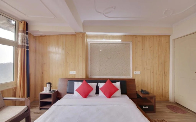 Broadway Grand by OYO Rooms