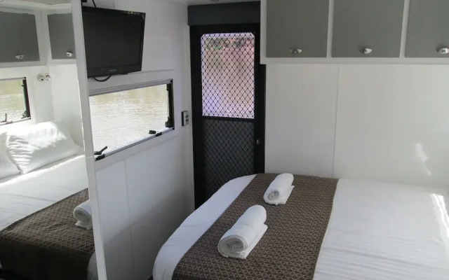 Moama on Murray River Cruisers