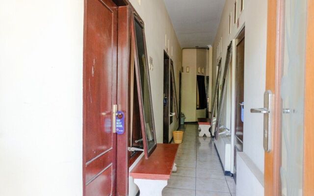 SPOT ON 1710 Sawojajar Inn
