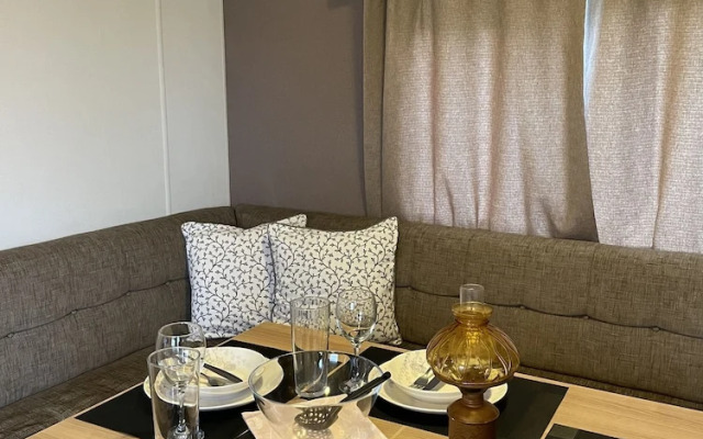 Impeccable 4-bed Caravan in Clacton-on-sea