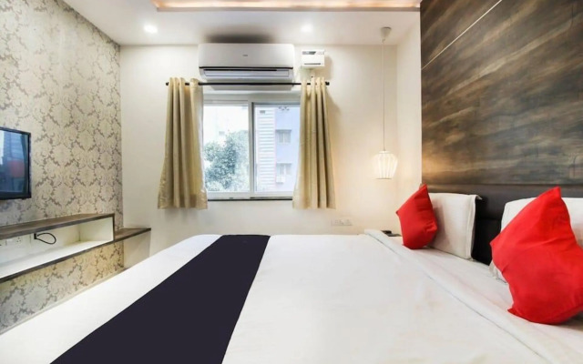 Apple Tree Inn by OYO Rooms