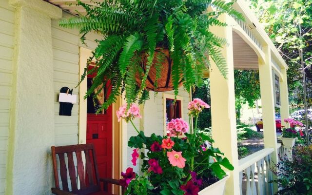 Eureka Zen Cottages