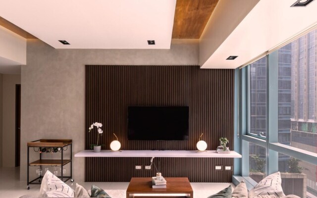 Luxury 2BR in Uptown Bgc, Free Pool use