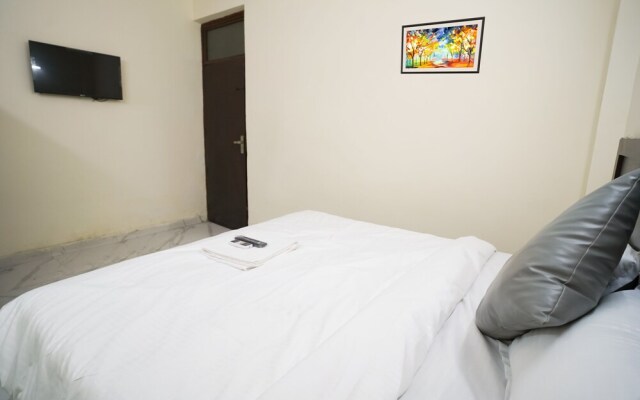 Roomshala 034 Grihum Noida Sector 63