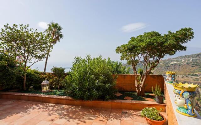 Taormina Apartment with Panoramic View