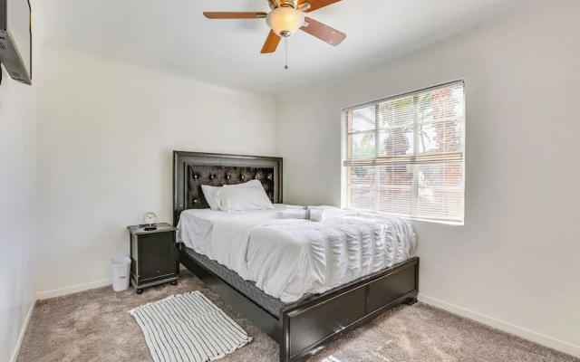 Pet-friendly Condo < 1 Mi to Phoenix College!