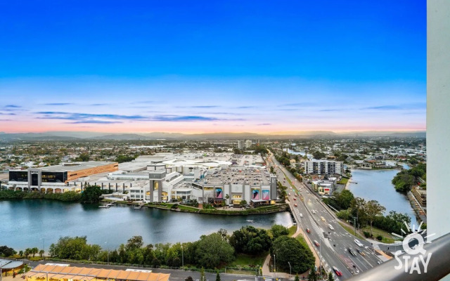 Sierra Grand Broadbeach  Q Stay