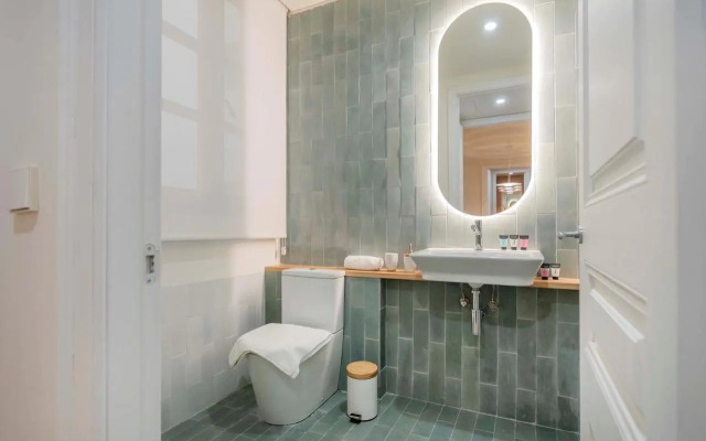 Amazing 5 bedrooms 5 bathrooms by Plaza Catalunya